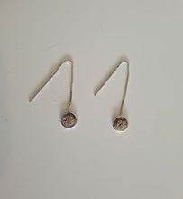 Load image into Gallery viewer, Silver Pull Through Earrings