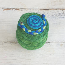 Load image into Gallery viewer, Lidded Gift Boxes